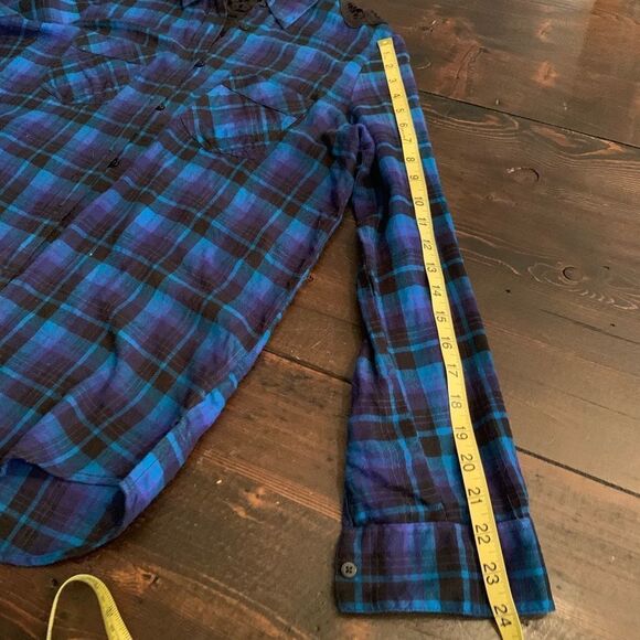 Boyfriend flannel plaid buttoned down shirt by Express - Picture 4 of 7